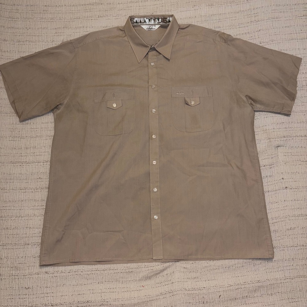 Gabicci Mens‎ XXL Tan Khaki Short Sleeve Button Up Shirt Dual Pocket Logo XXL